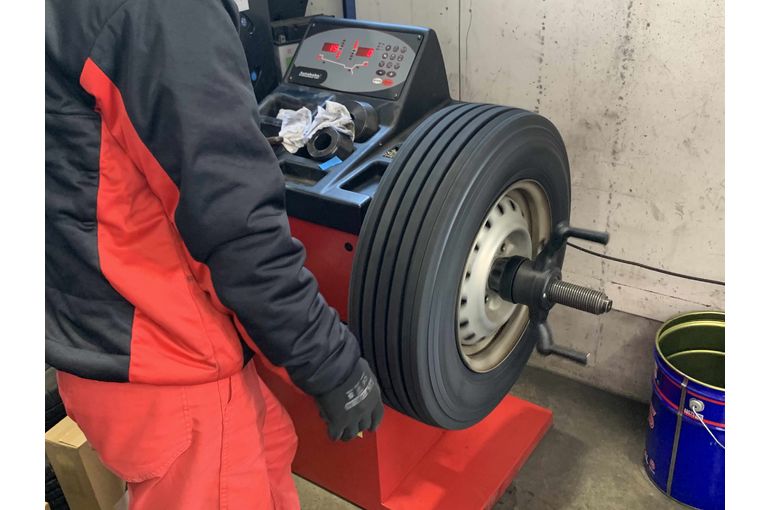 ホイールバランス調整